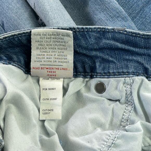 Torrid Boyfriend Jeans Women Ripped Distressed Frayed Hems Stone Wash Crop Denim - Picture 15 of 15